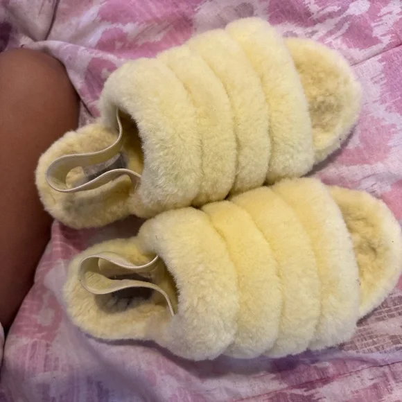 UGG Cream Fuzzy Slippers - Picture 2 of 3
